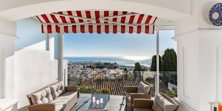 10-bb915d1cb19341576dcdc994b81ab9c5