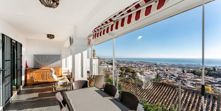 11-20939a0134ad724a8cb2a801094d15a4