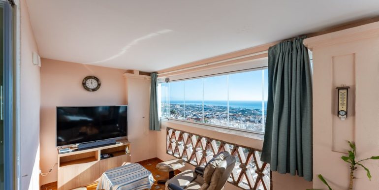 16-ec67b526875bf0124b6ce4328a754439