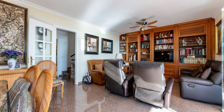 22-bcf8e6250e0bab365f900a8ac31ac040