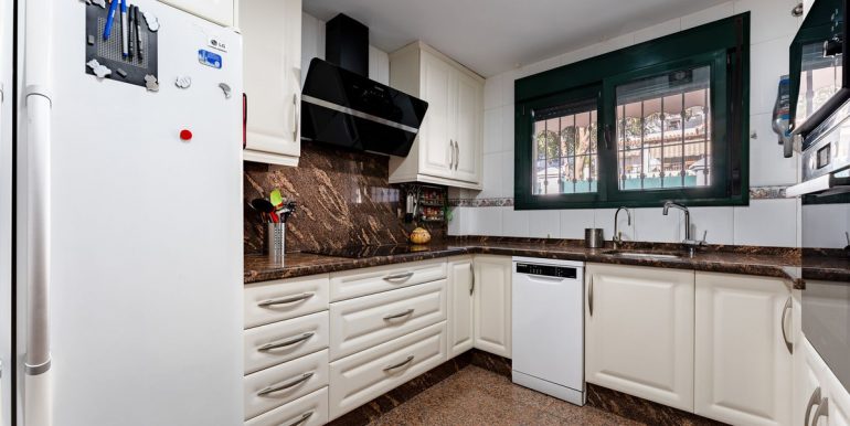 23-79897b85162c6a486c7a4d1eb46924dd