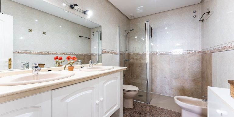 24-613bbc26f32d7013d348ef202dd30a43