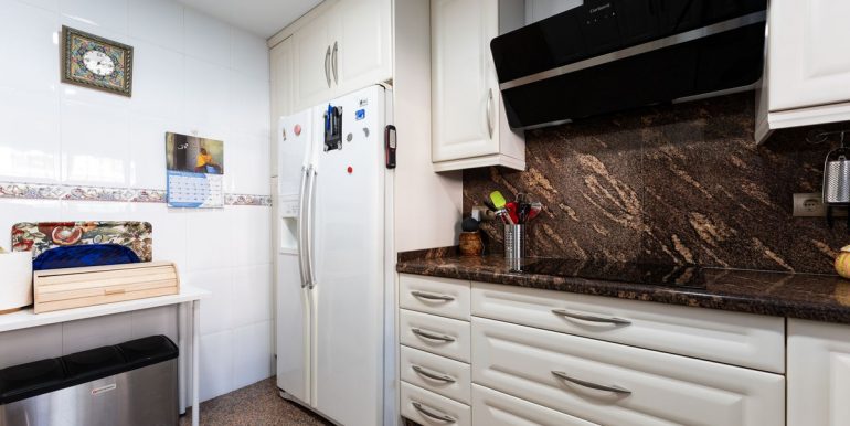 25-45e7a00e8ada30030040e20a35fbccfd